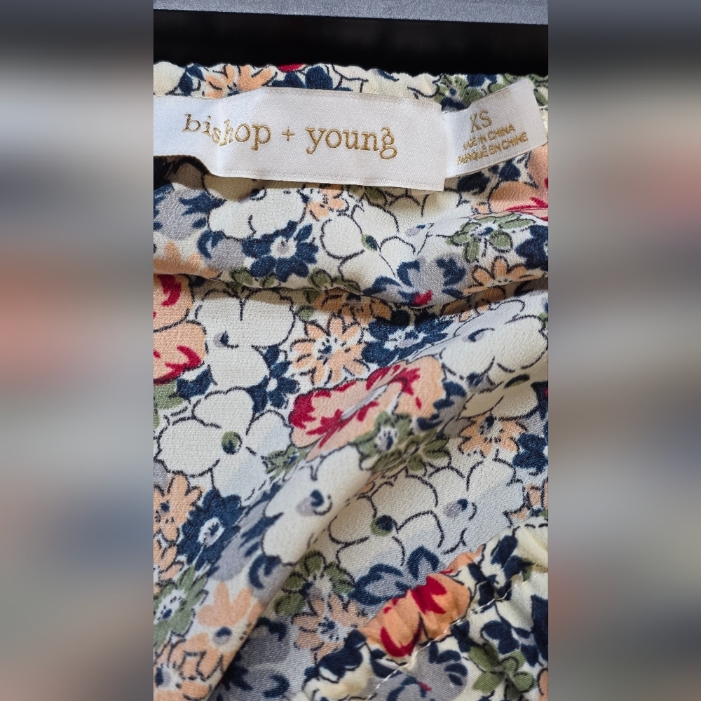 bishop + young NWT Floral Short Set Multicolor Top PTP 21 - Shorts Waist 26 - Picture 7 of 7